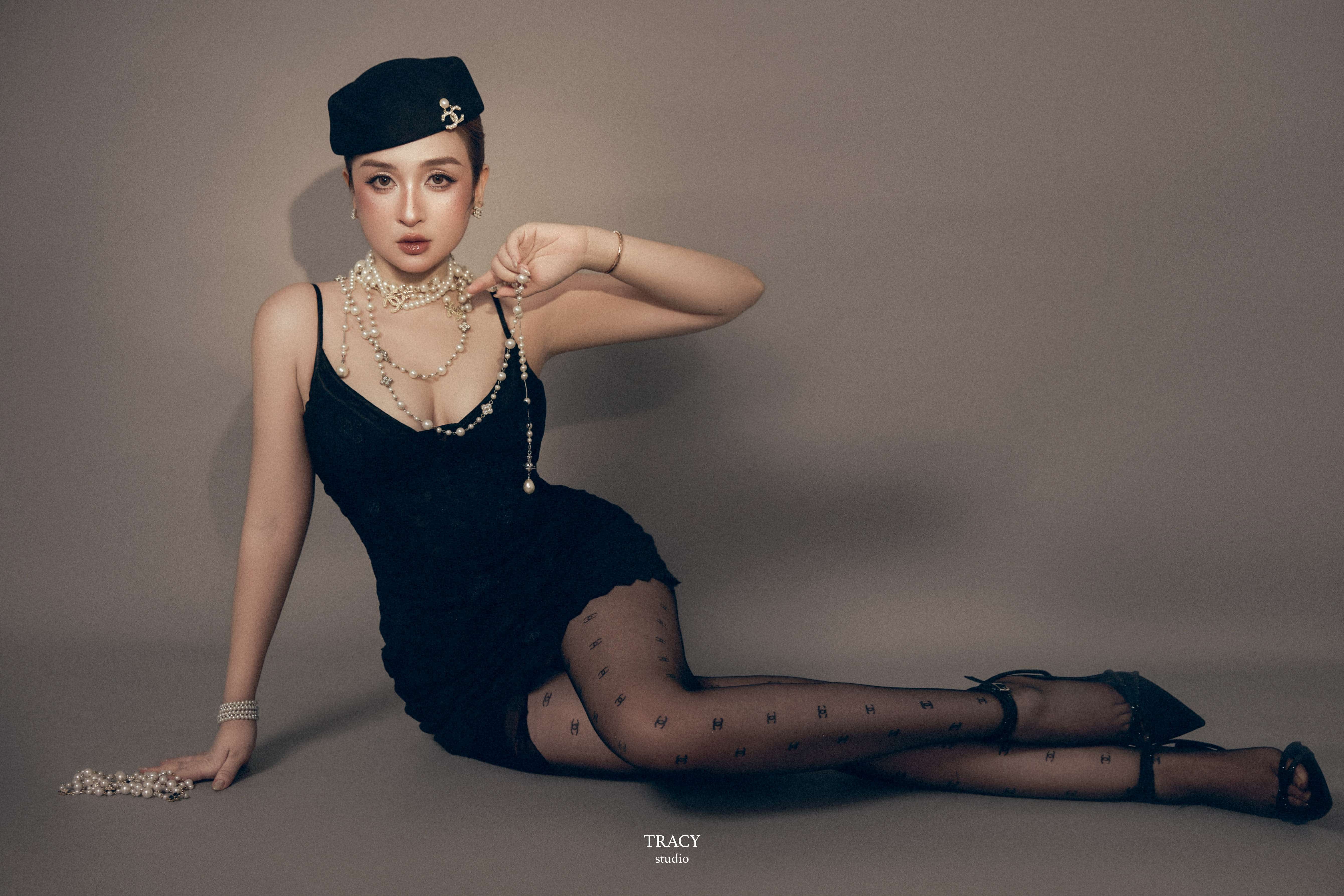 frontend/img/gallery/concept-cool-ngau-slay/tracy-studio-chup-concept-slay-chanel (2).jpg